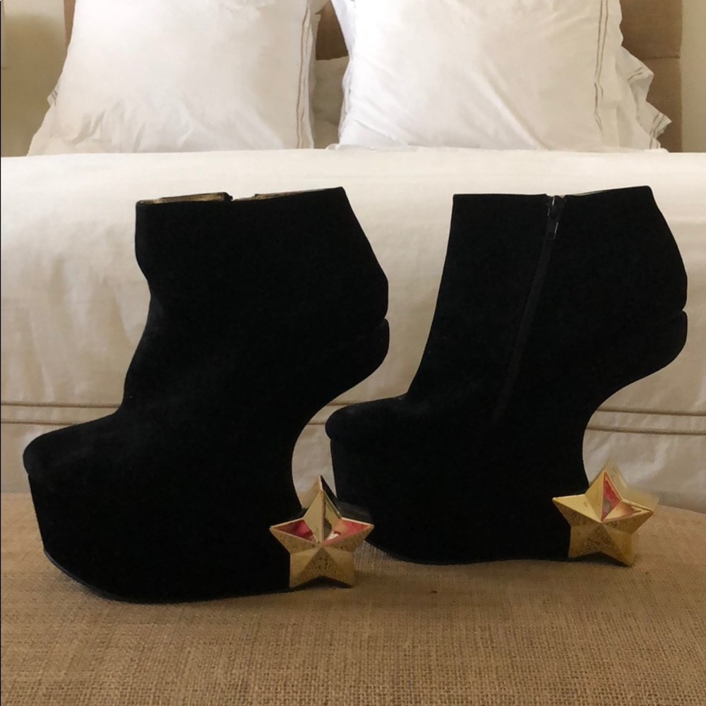 Liliana Black Star Heels